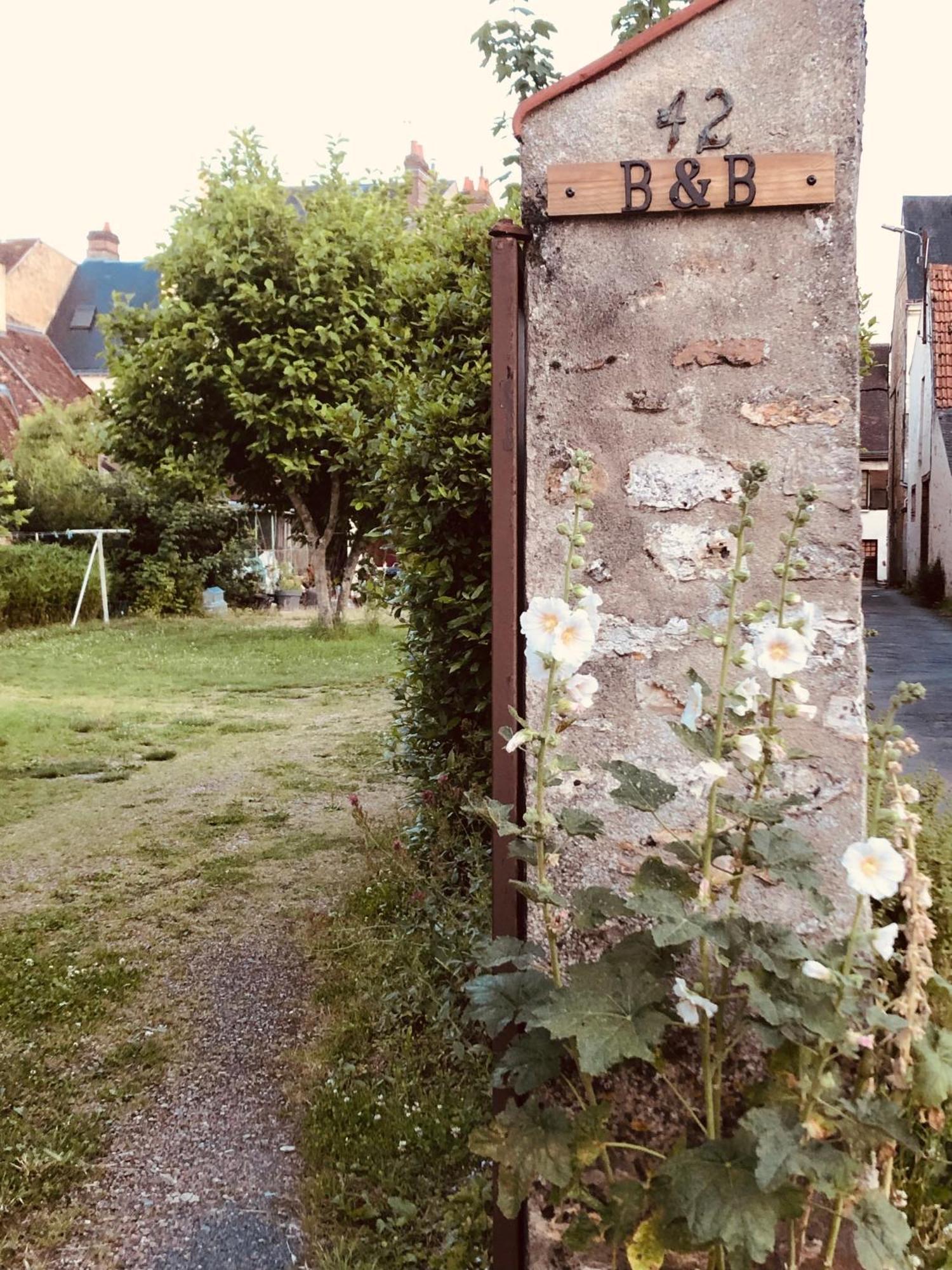 Chambre-Studio Le 42 Nogent-le-Rotrou Eksteriør bilde
